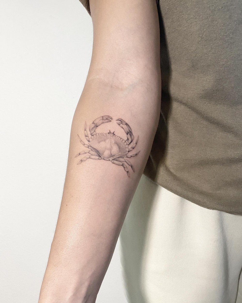 "Do Single Needle Tattoos Last Longer And Hurt Less? Check Out These 63+ Simple Minimalist Design Ideas single needle tattoo designs single needle tattoo ideas minimalist tattoos with meaning delicate minimalist tattoos minimalist tattoo flower minimalist tattoo sleeve minimalist cat tattoo tattoo ideas minimalist family tattoo simplistic tattoo minimal tattoo"