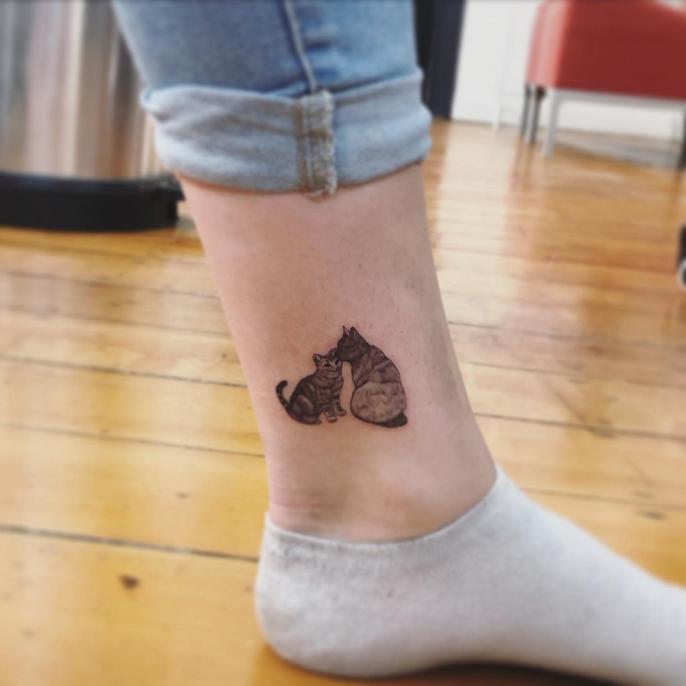 "Do Single Needle Tattoos Last Longer And Hurt Less? Check Out These 63+ Simple Minimalist Design Ideas single needle tattoo designs single needle tattoo ideas minimalist tattoos with meaning delicate minimalist tattoos minimalist tattoo flower minimalist tattoo sleeve minimalist cat tattoo tattoo ideas minimalist family tattoo simplistic tattoo minimal tattoo"