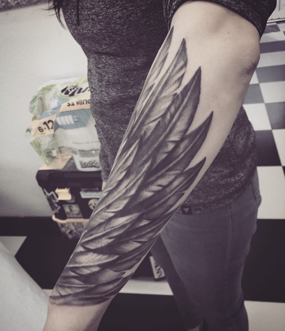 silver-angel-wing-tattoo-brianvufanclub