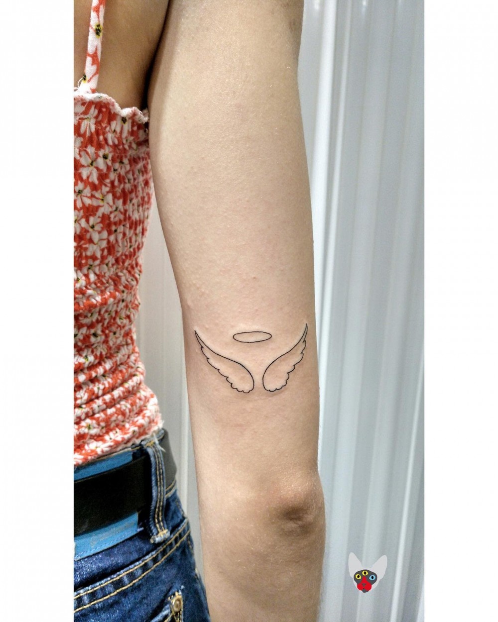 fine-line-angel-wing-tattoo-gatamagattattoo