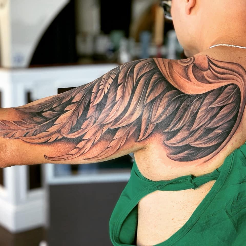 amazing-artwork-inked-angel-wing-tattoo-buenosdiazfive