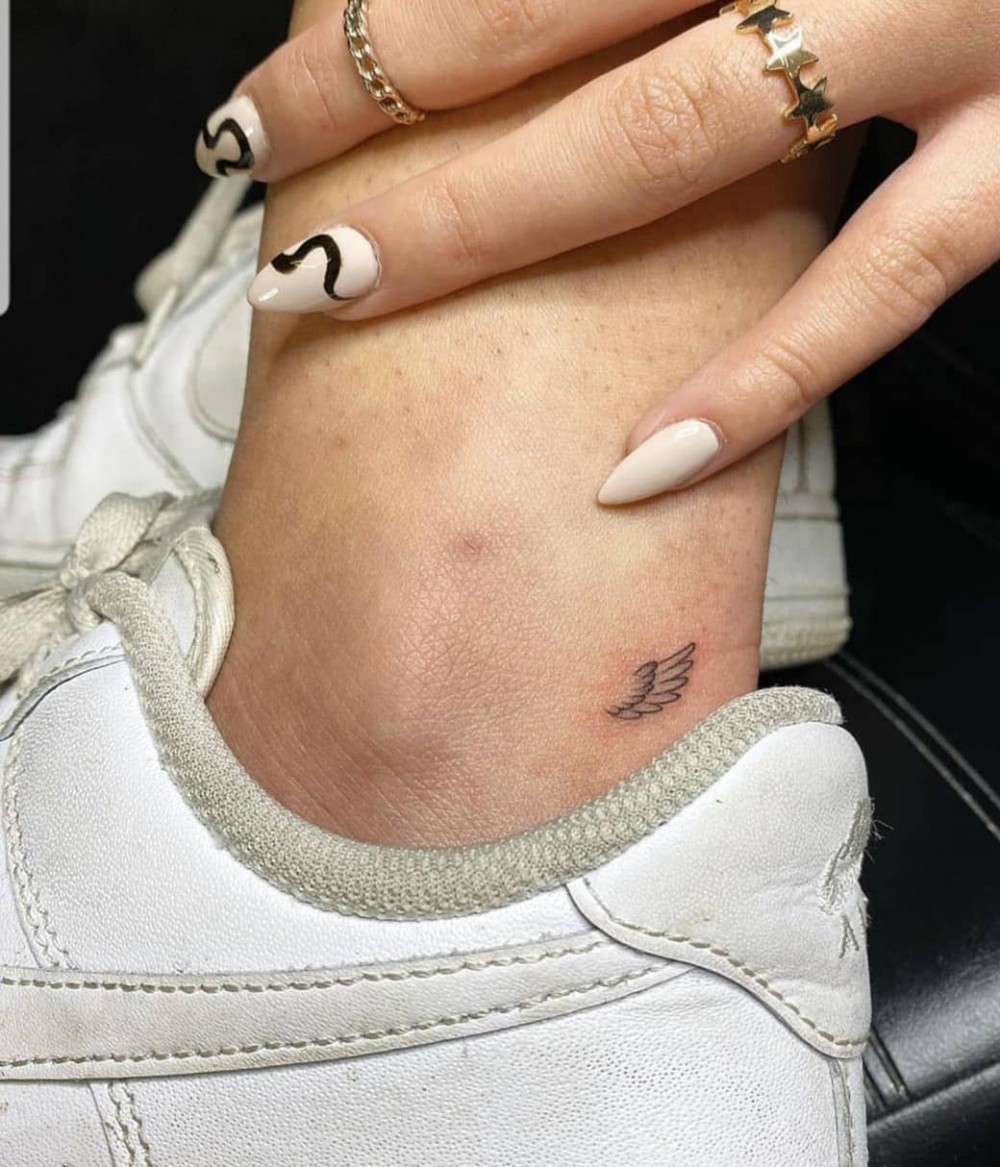 leg-cute-angel-wings-tattoo-tattooideasdaily
