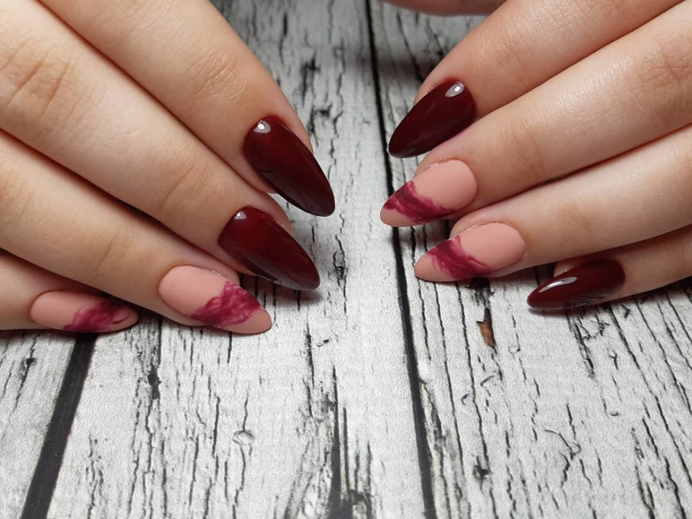 Maroon nails photo