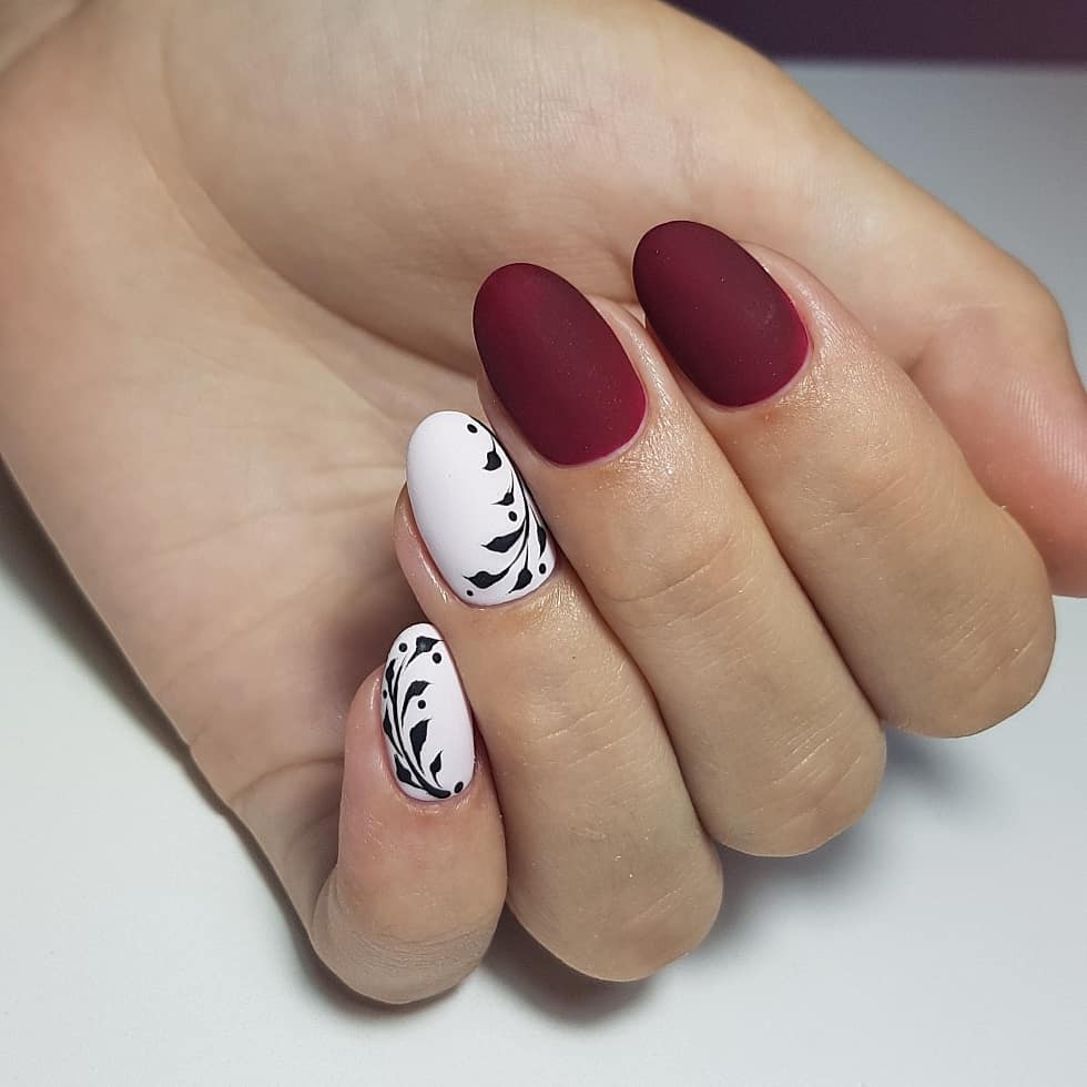 Maroon nails photo