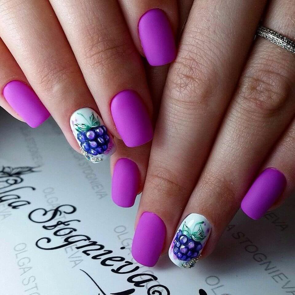 Vivid nails photo