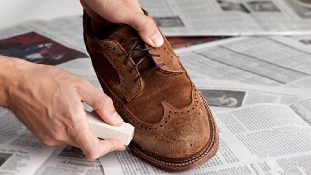 how to remove stains from suede shoes, how to clean suede sneakers, how to clean suede shoes with household products, suede cleaning kit, how to clean suede shoes with vinegar, how to clean suede shoes with baking soda, dry clean suede shoes, how to clean suede shoes without suede brush