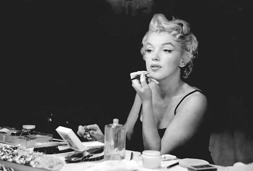 MAC-Marilyn-Monroe-Makeup-Collection-Autumn-2012