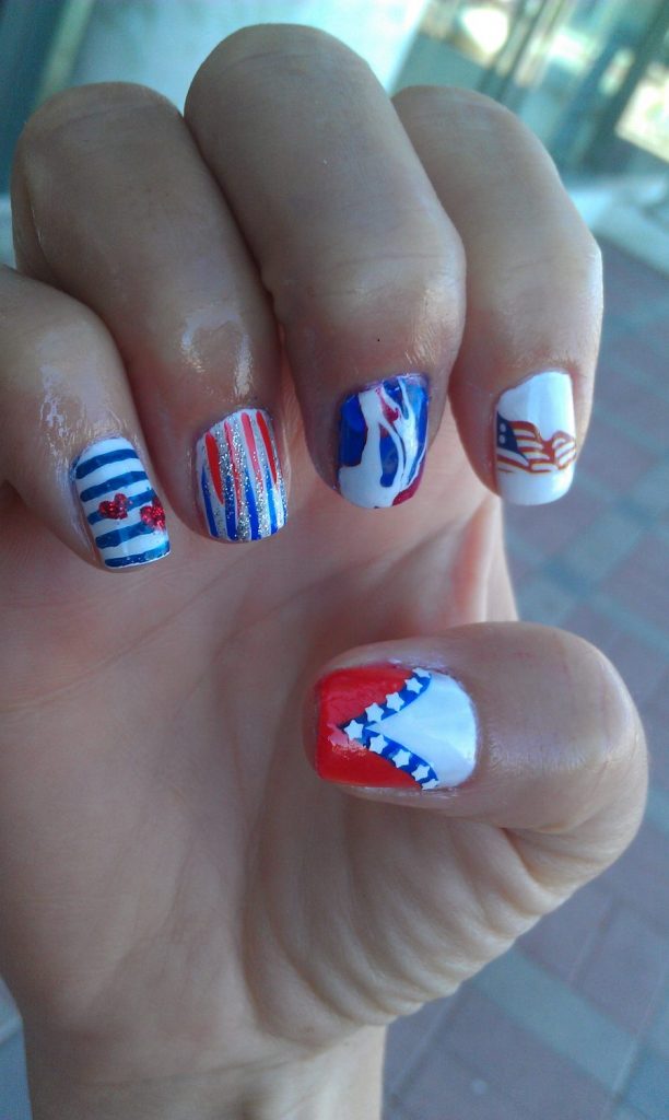 Fuchsia July4thnails2