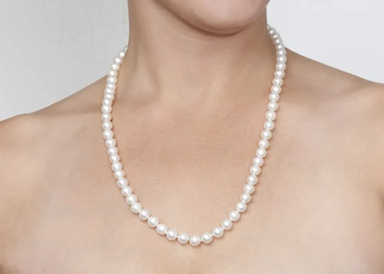 At What Age Is It Safe For a Girl To Wear a Pearl Necklace?